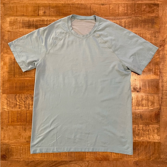 lululemon athletica Other - Lululemon Metal Vent Tech Short Sleeve Shirt